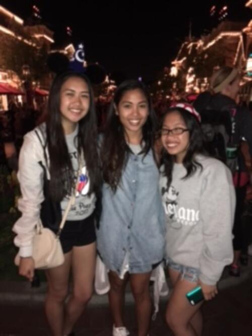 [Leriza, Carla, Marjorie at Disneyland, Anaheim]