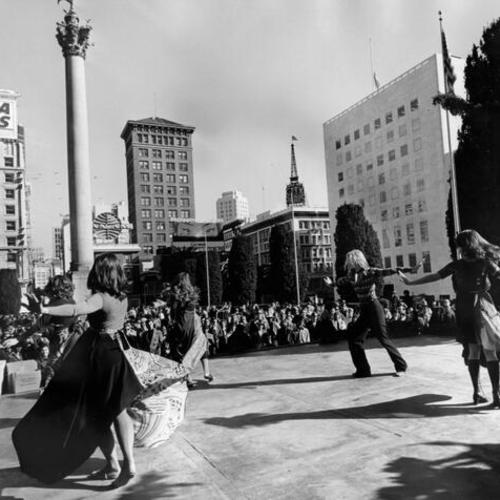 [Unknown dancers in Union Square]