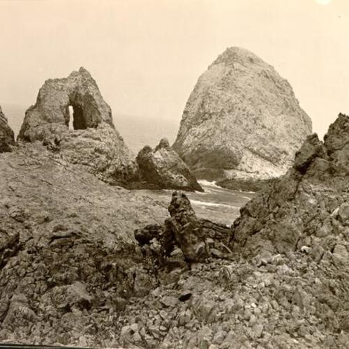 [Fisherman's Cove on south island of Farallones]