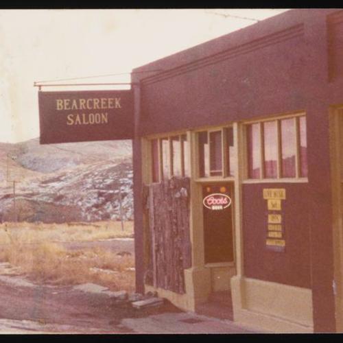 Exterior view of Bearcreek Saloon