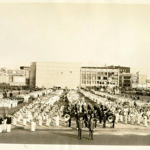 [Everett Junior High band performing in Marshall Square]