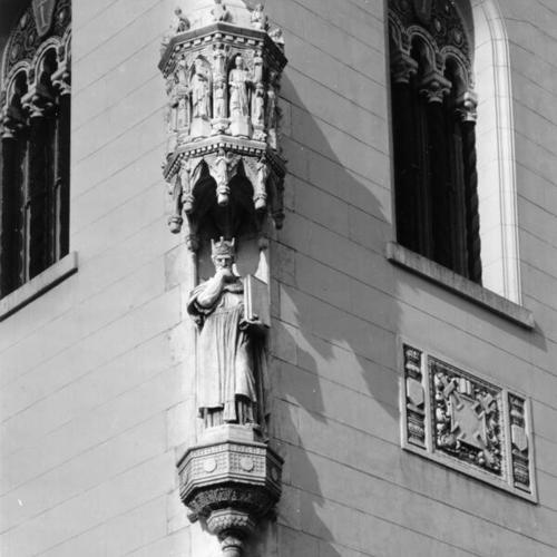 [Sculpture of King Solomon on side of building]