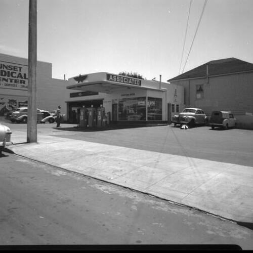 [Judah Street and 45th Ave, Associated Gas]