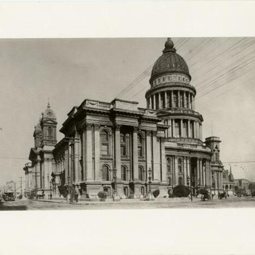 [City Hall, looking north from Larkin Street and City Hall Avenue, 1897-1906]