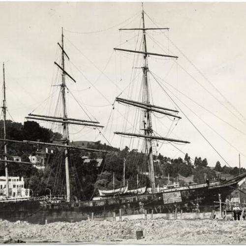 [Sailing ship "Pacific Queen," also known as the "Balclutha"]