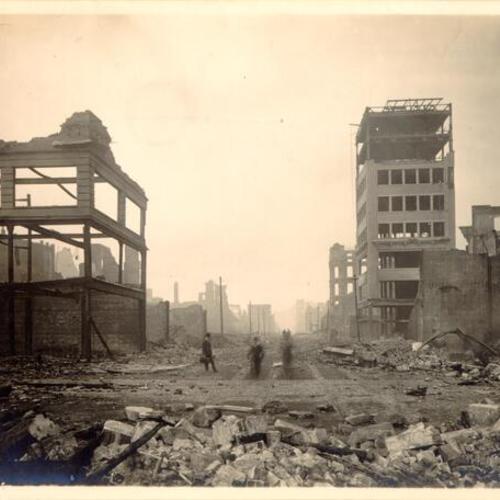 [Mission Street after the 1906 earthquake and fire]