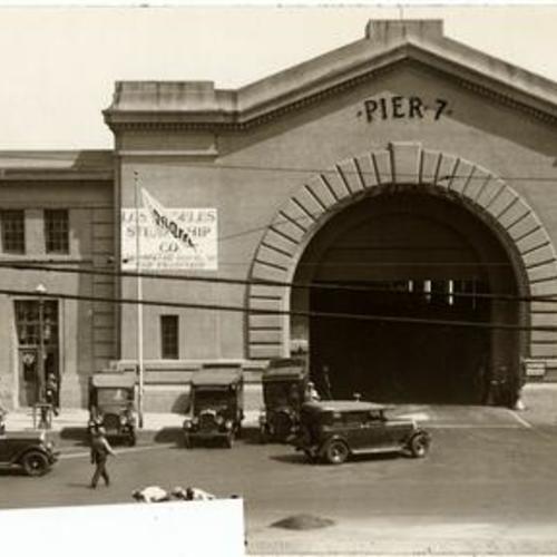 [View of the entrance to Pier 7]
