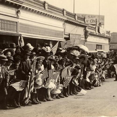 [School children waiting for President Taft at Van Ness Avenue, October 5, 1909]