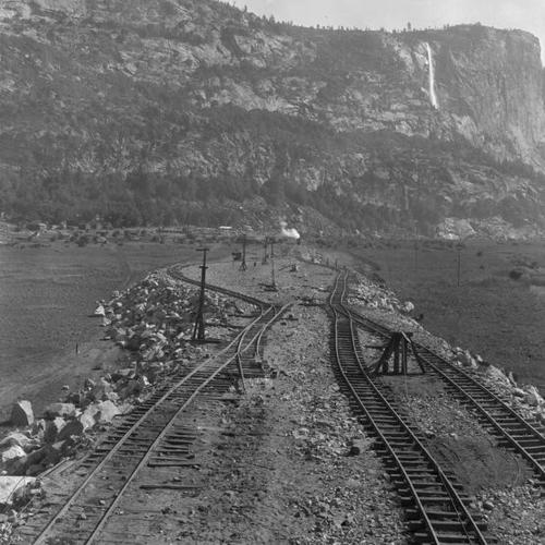 [Railroad to Rock Quarry for H.H. Dam]