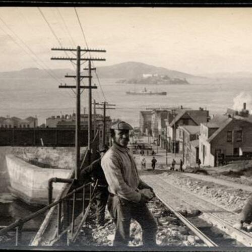 [Workmen laying cable car tracks on Hyde Street and Francisco]