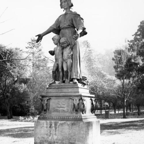[Pioneer Mother monument in Golden Gate Park]