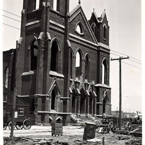 [St. Rose's Church after the 1906 earthquake]