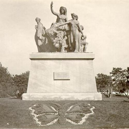 ["America" statue at Sutro Park]