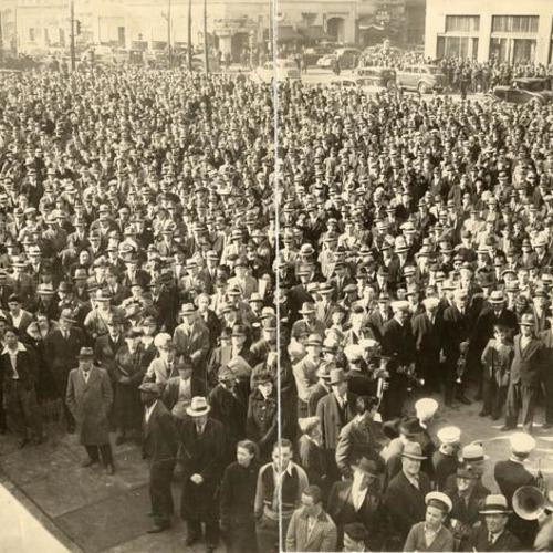 [Crowd gathers at the opening of the new San Francisco Oakland bridge terminal]