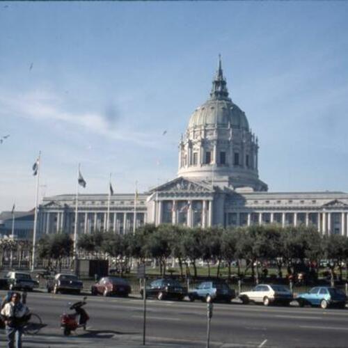 [San Francisco City Hall and Civic Center Plaza in 1989]