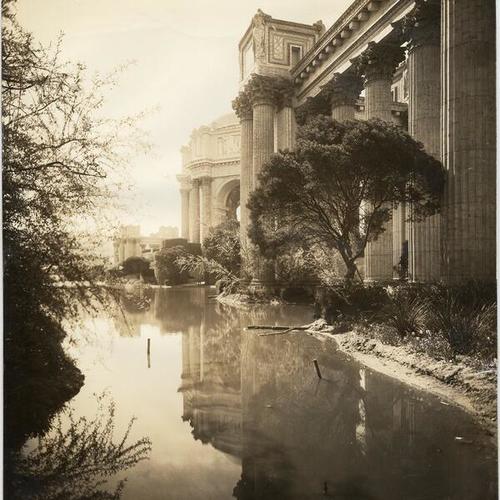 [Colonnades and Lagoon, Palace of Fine Arts]