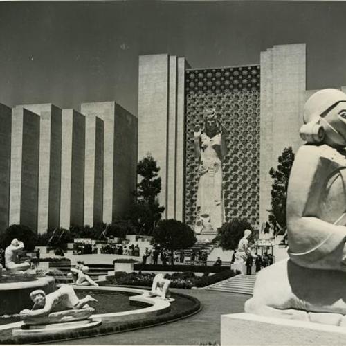 [Pacifica statue at Golden Gate International Exposition]