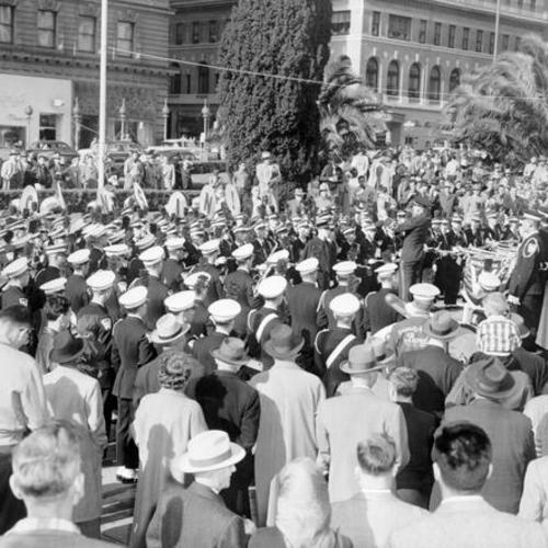 [University of Wisconsin band plays in Union Square prior to appearing at Kezar]