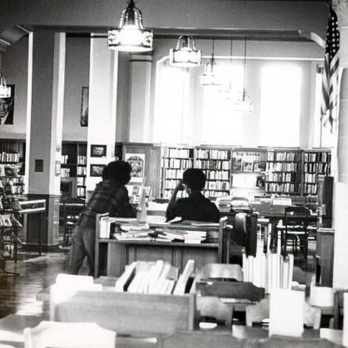 [San Francisco Public Library, Bernal Branch]