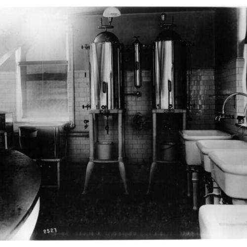 [Nurses wash room in the Surgical Department at San Francisco General Hospital]