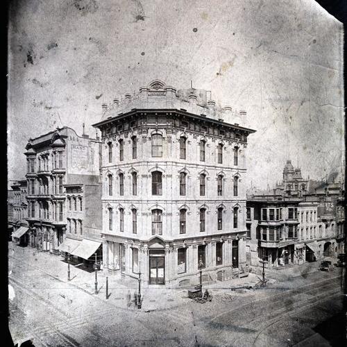 [Exterior of old Chronicle building at Bush and Kearny streets]