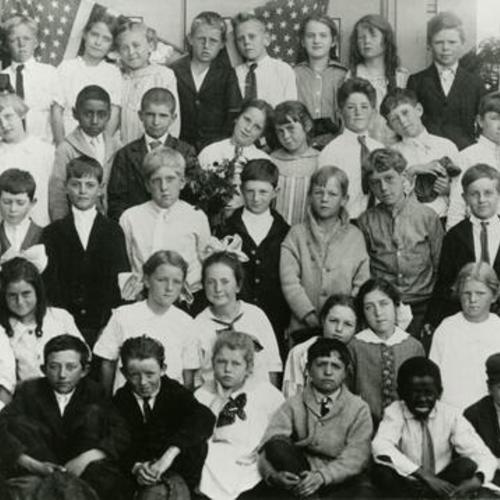 [Ms. Evans class at Rochambeau School in 1915]