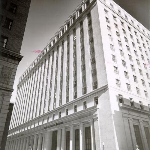 [Bank of America Head Office Building at 300 Montgomery Street]