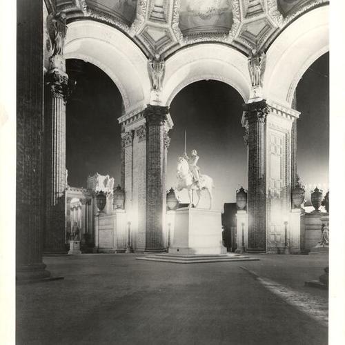 [Statue inside the Dome of Palace of Fine Arts]