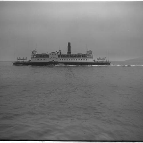 Tiburon Ferry crossing San Francisco Bay