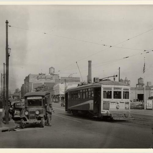 [Third and Berry streets looking north at #16 line car 944 southbound]