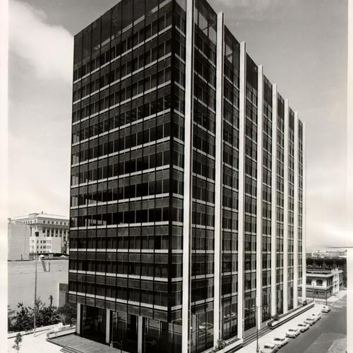 [Bethlehem Steel building located at 100 California Street]