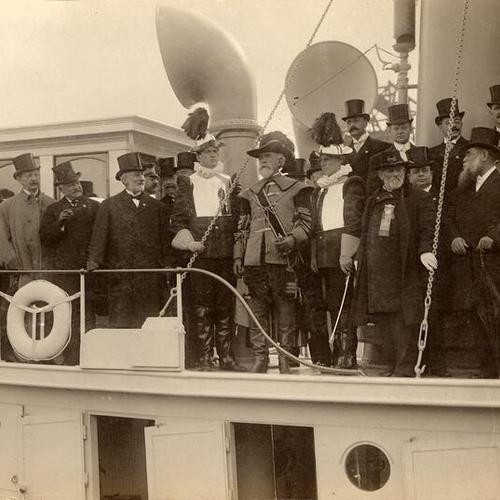 [Don Gaspar de Portola surrounded by eminent citizens on a boat, Portola Festival, October 19-23, 1909]
