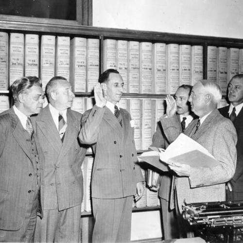 [Harry Bridges Naturalization hearing in County Clerks office, City Hall]