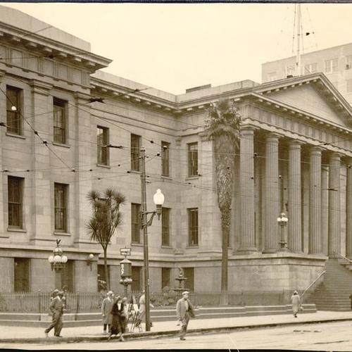 [Exterior view of old Mint building at Fifth and Mission street]