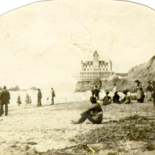 [Cliff House overlooking the Pacific Ocean at Ocean Beach]