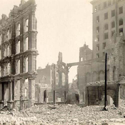 [Stock Exchange Building at 331 Pine Street in ruins after the 1906 earthquake and fire]