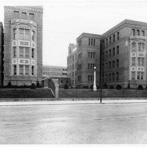 [Exterior view of southerly end of San Francisco General Hospital]