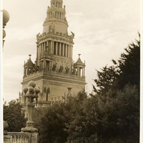 [Tower of Jewels at the Panama-Pacific International Exposition]