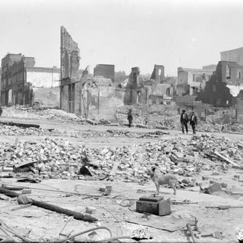 [Nob Hill in ruins after earthquake and fire]