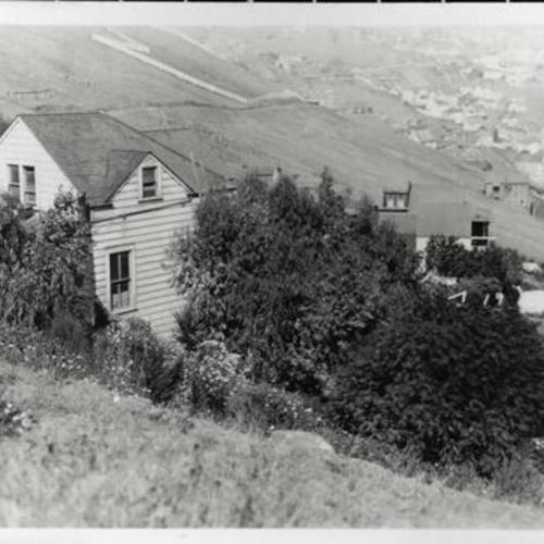 [Billie's grandmother viewed fires from 1906 earthquake from porch of this house in Diamond Heights]