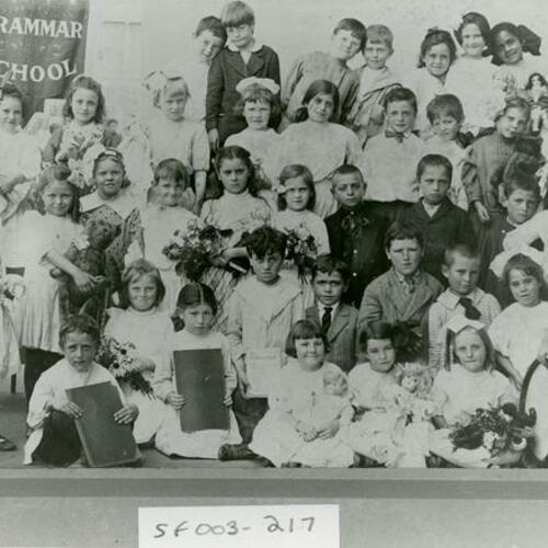 [Sheridan Grammar School class photo in 1915]