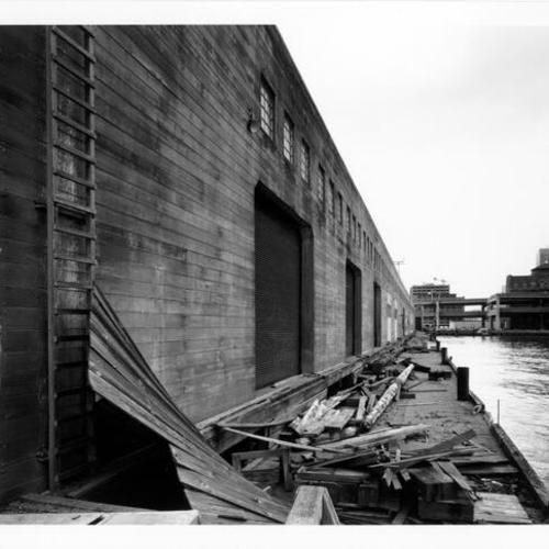 [East end of northern facade of Pier 16]