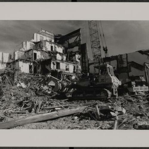 Remains of Anglo Hotel on Sixth Street after earthquake