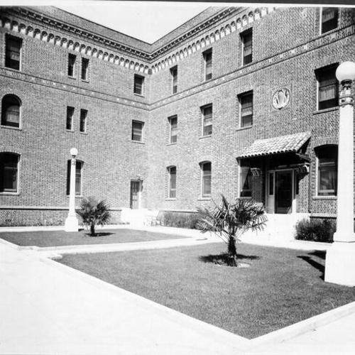 [San Francisco General Hospital courtyard]