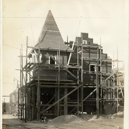 [Construction of Frankfurter Inn building in The Zone at the Panama-Pacific International Exposition]