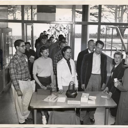 [Students lined up to register for classes at San Francisco State College]
