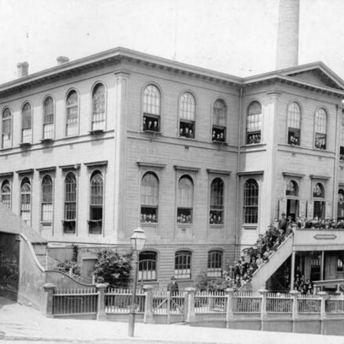 Washington Grammar School, eleven classes. Southwest corner of Washington and Mason streets. Thomas B. White, Principal. Thomas H. McCarthy, Vice-Principal. 1895