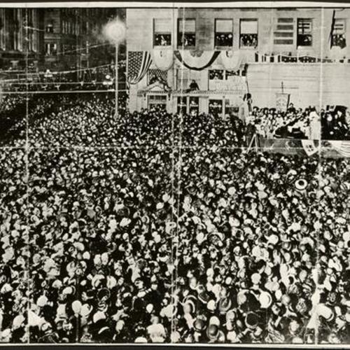[Luisa Tetrazzini singing before crowd at open air concert by Lotta's Fountain on Market Street]