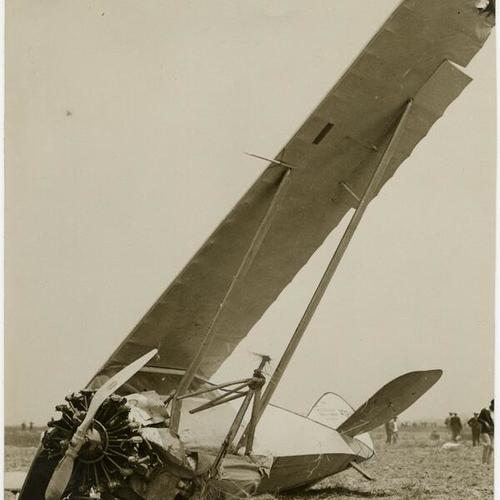 [Goddard-Hawkins airplane, wrecked at the start of the race]
