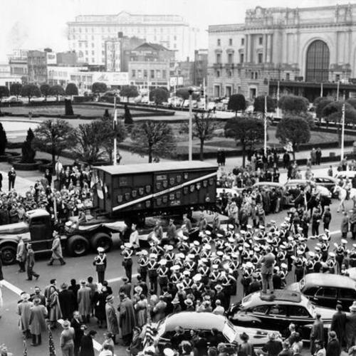 [Crowd assembled at Civic Center to view the California car of France's Merci Train]